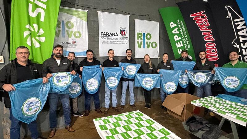 Sicredi Grandes Lagos PR/SP promove ação de sustentabilidade durante Campeonato Santiago de Pesca Esportiva